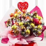 Advantages of ordering Valentine's Day gifts online